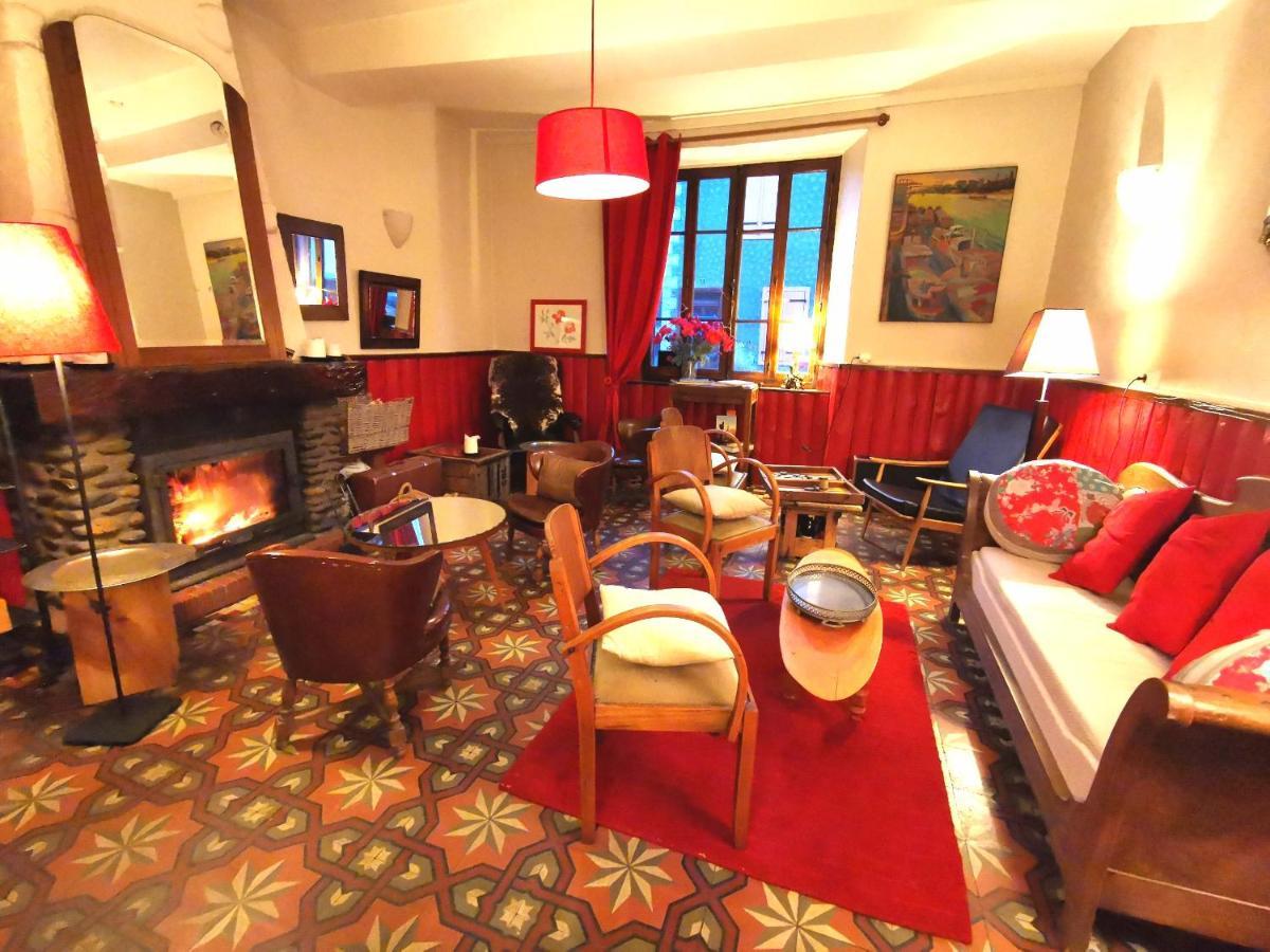 Logis Hotel Restaurant La Barguillere Saint-Pierre-de-Rivière Dış mekan fotoğraf