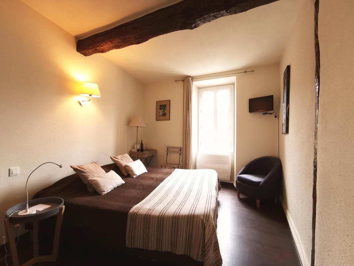 Logis Hotel Restaurant La Barguillere Saint-Pierre-de-Rivière Dış mekan fotoğraf