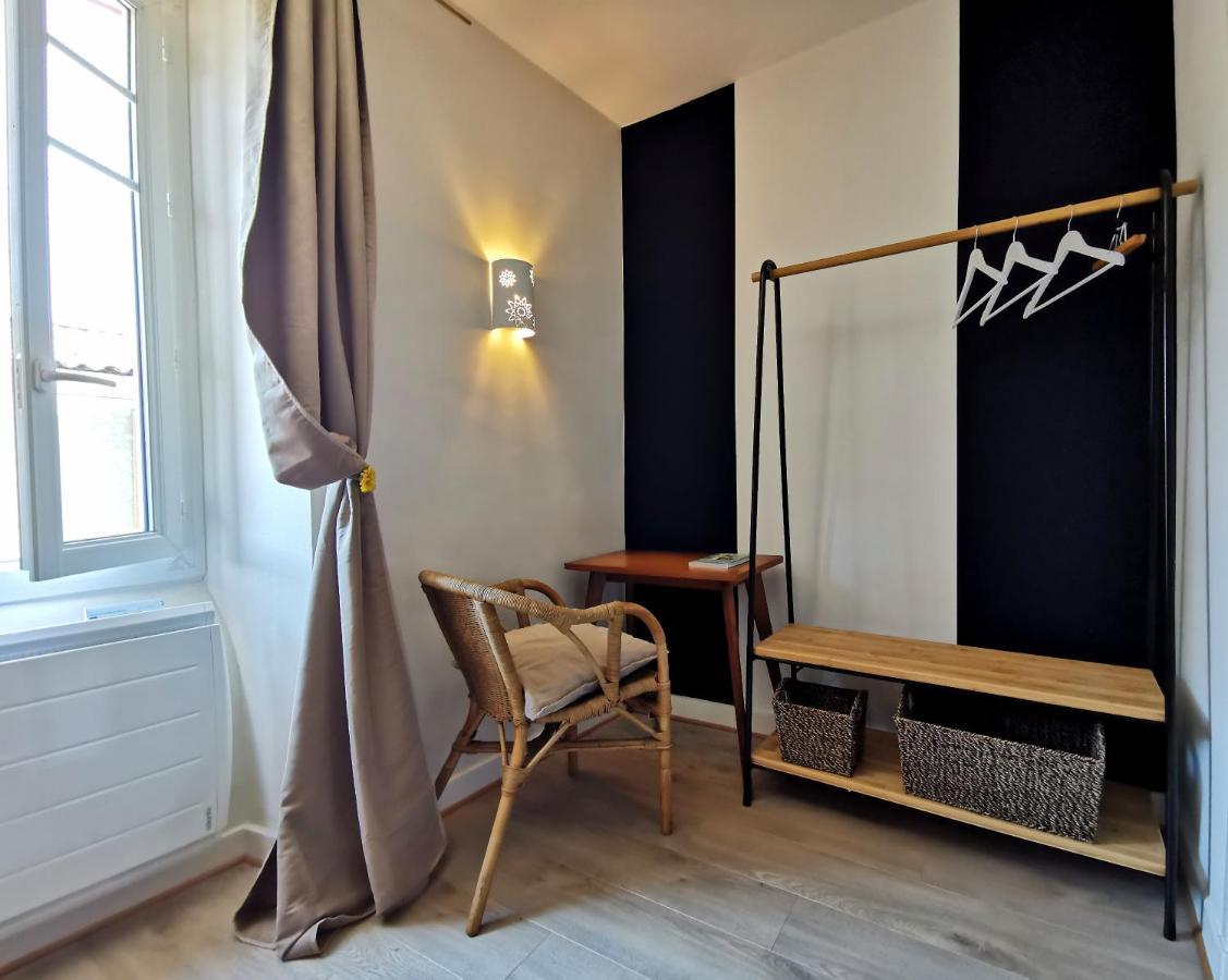 Logis Hotel Restaurant La Barguillere Saint-Pierre-de-Rivière Dış mekan fotoğraf
