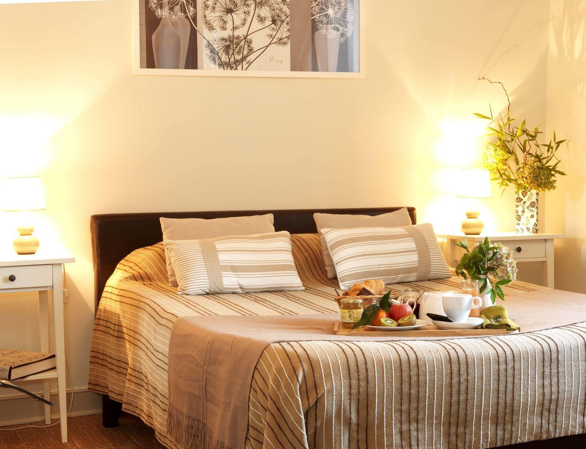 Logis Hotel Restaurant La Barguillere Saint-Pierre-de-Rivière Dış mekan fotoğraf