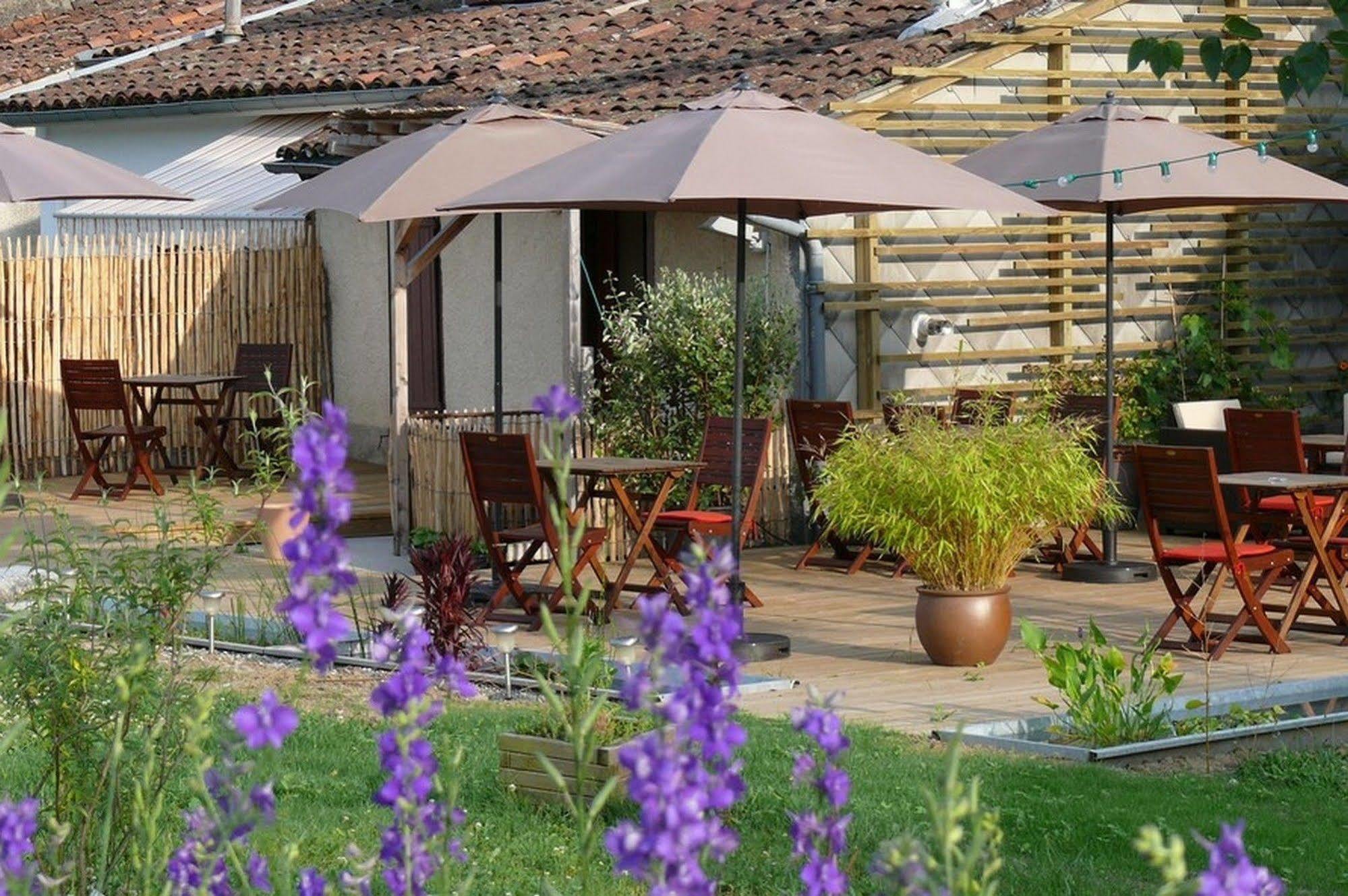 Logis Hotel Restaurant La Barguillere Saint-Pierre-de-Rivière Dış mekan fotoğraf