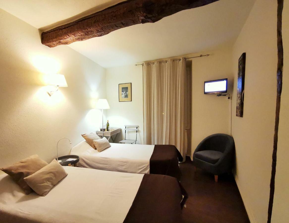 Logis Hotel Restaurant La Barguillere Saint-Pierre-de-Rivière Dış mekan fotoğraf