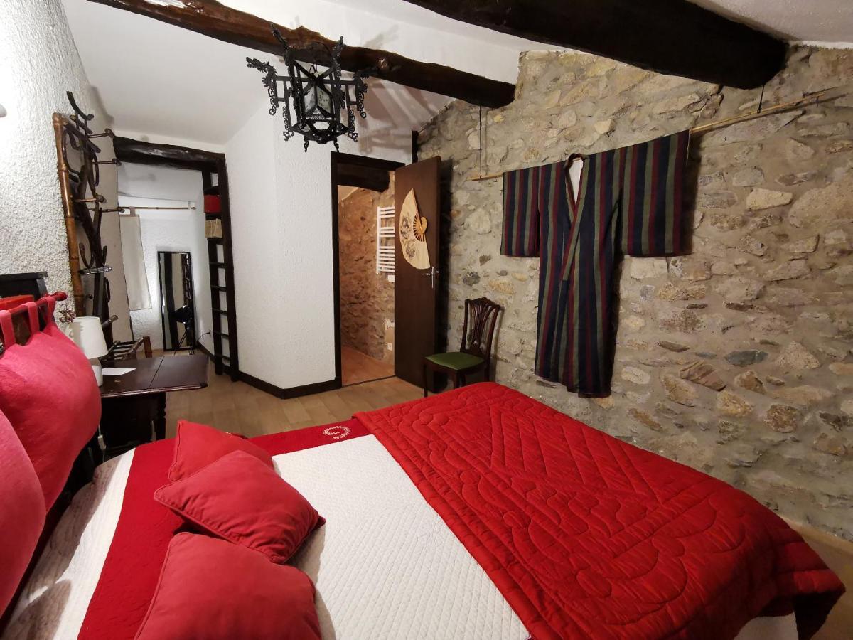 Logis Hotel Restaurant La Barguillere Saint-Pierre-de-Rivière Dış mekan fotoğraf